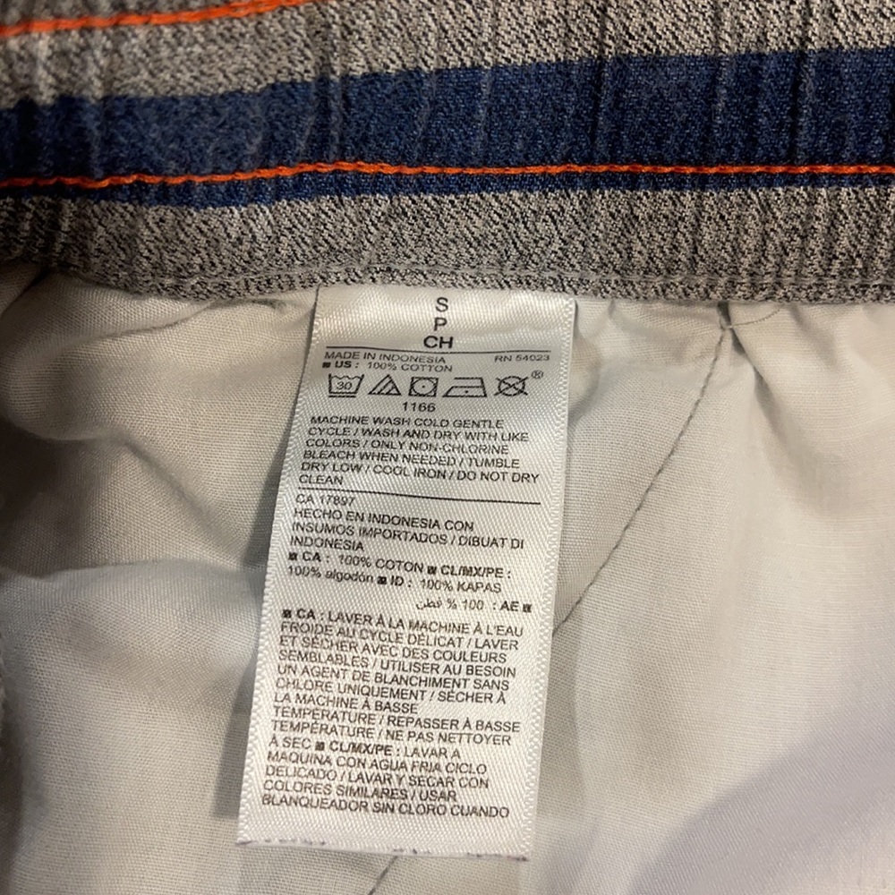 2 Men’s Shorts - Picture 9 of 11